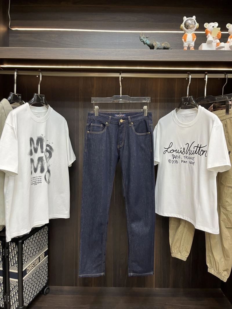 Vibrant Louis Vuitton Jeans 135932