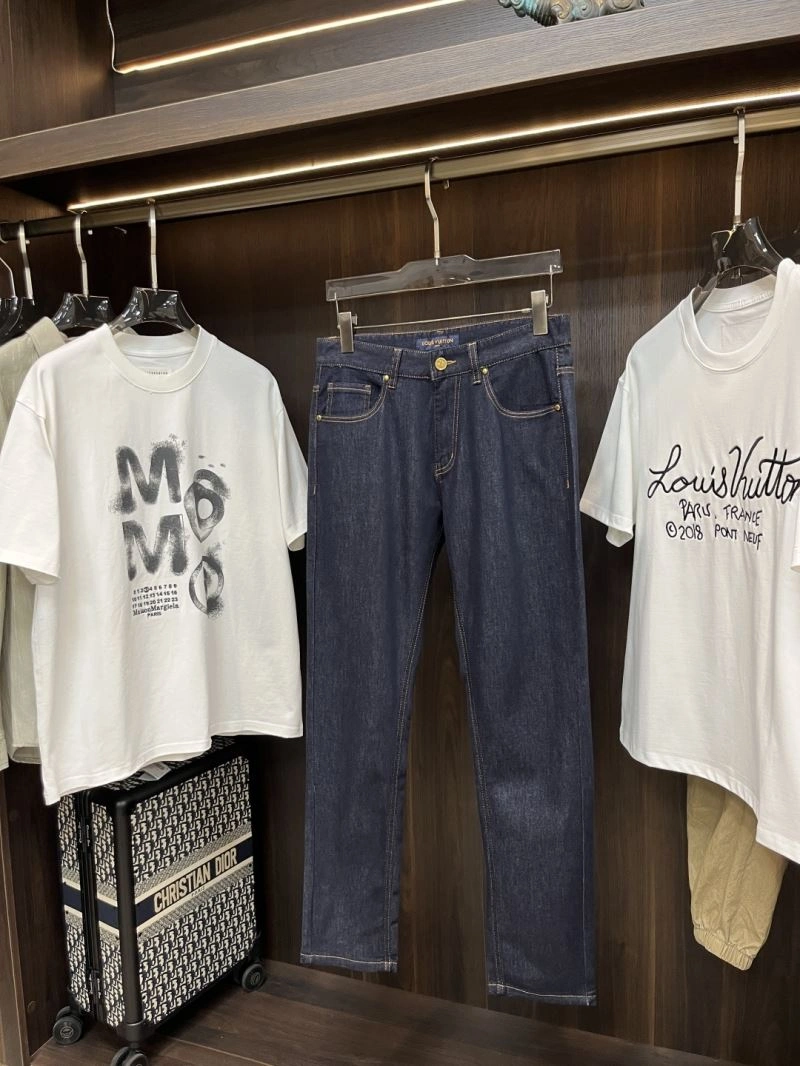Vibrant Louis Vuitton Jeans 135932