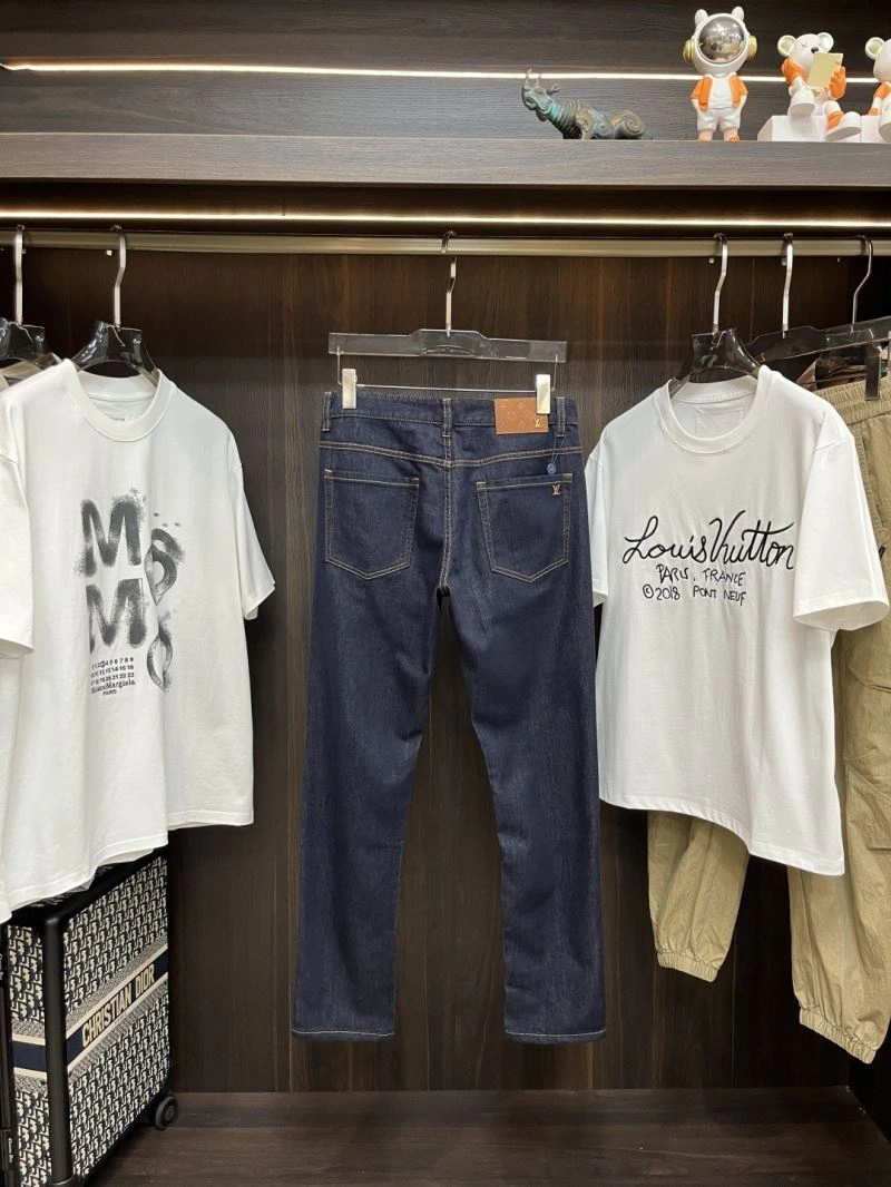 Vibrant Louis Vuitton Jeans 135932