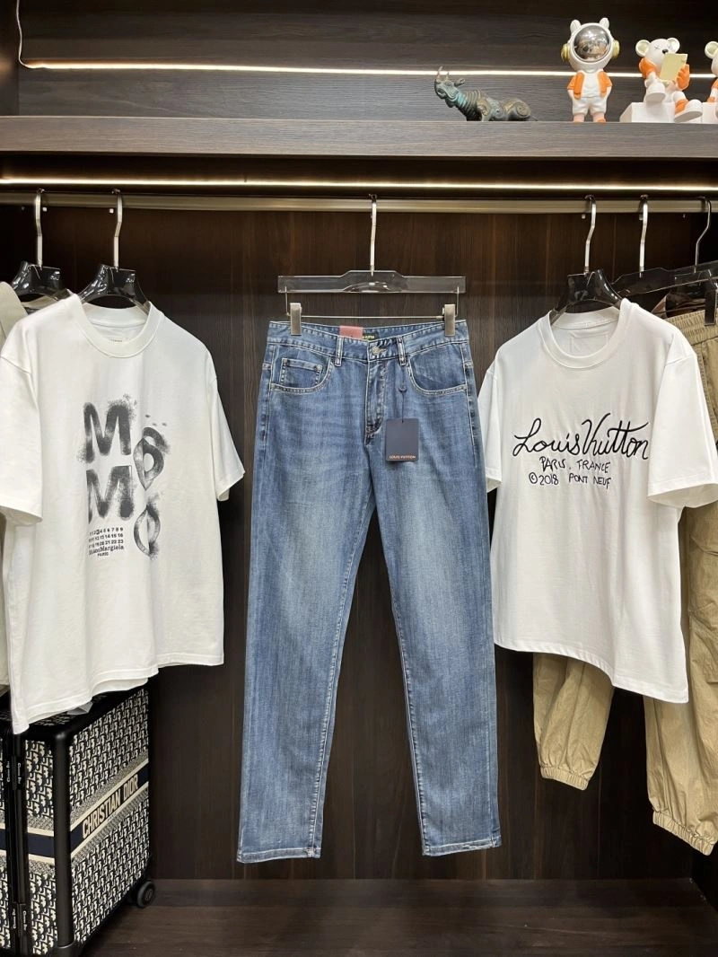 UrbanChic Louis Vuitton Jeans 135923