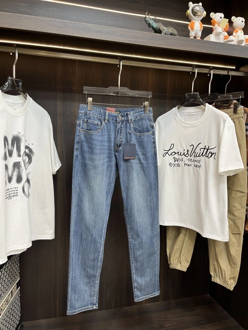 UrbanChic Louis Vuitton Jeans 135923