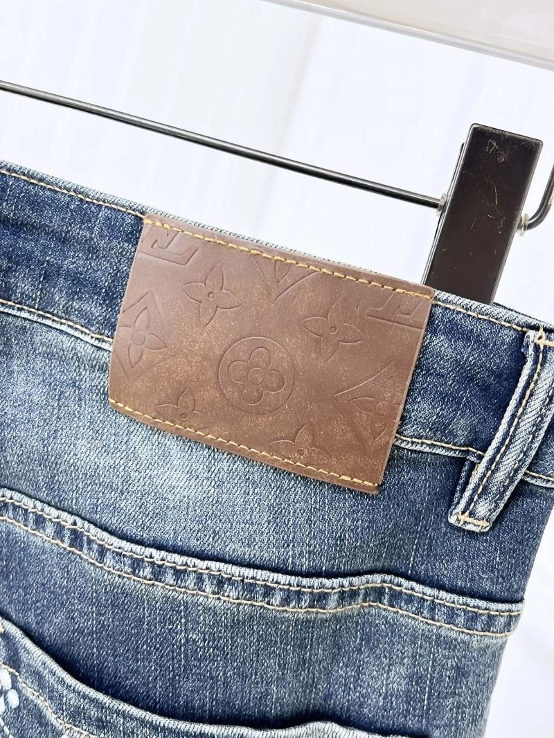 Timeless Louis Vuitton Jeans 135915