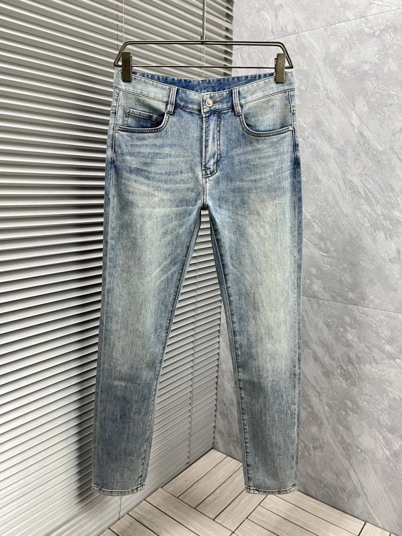 Breathable Louis Vuitton Jeans 135166