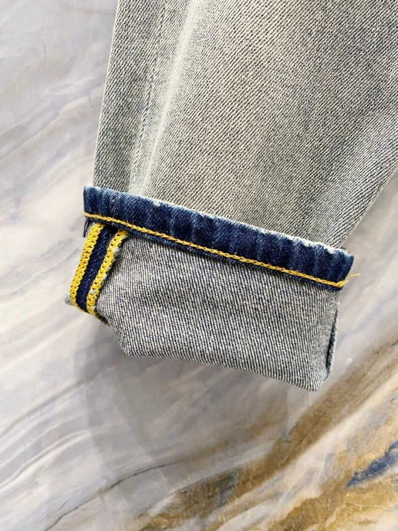 FashionForward Louis Vuitton Jeans 135147