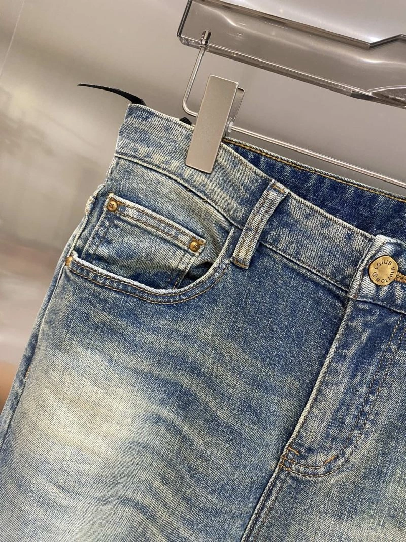 Seasonal Louis Vuitton Jeans 135130