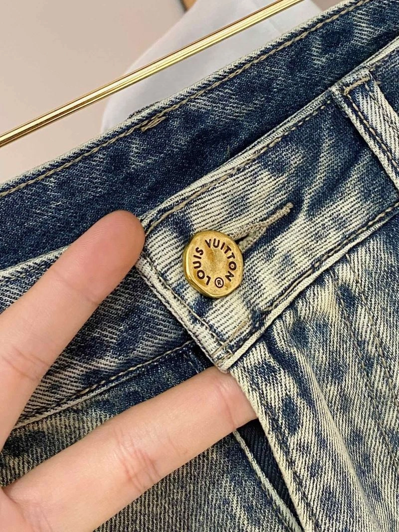 Snug Louis Vuitton Jeans 135127