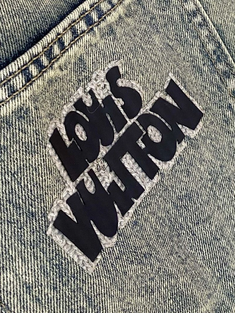 Snug Louis Vuitton Jeans 135127