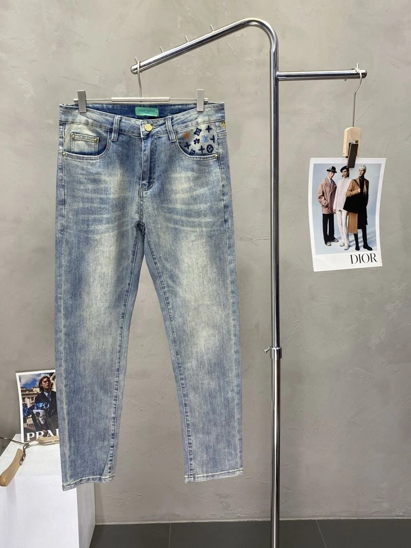 Lightweight Louis Vuitton Jeans 135139