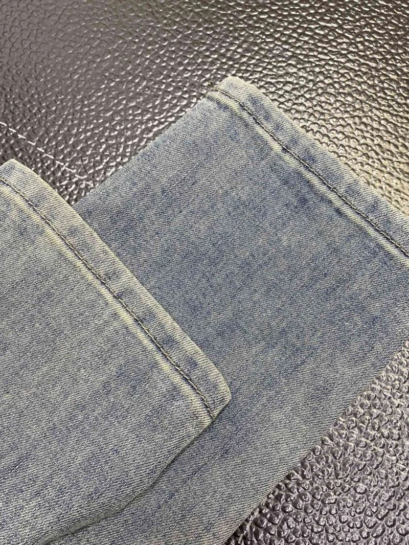 Lightweight Louis Vuitton Jeans 135139