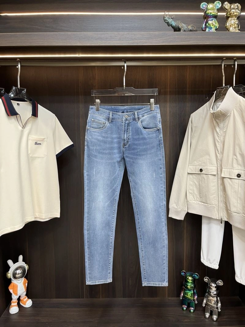 Stylish Louis Vuitton Jeans 135118