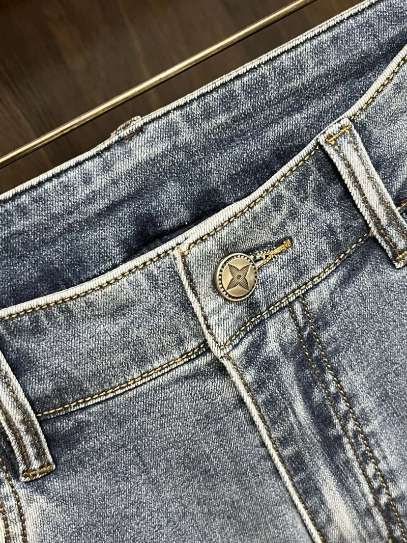 Stylish Louis Vuitton Jeans 135118