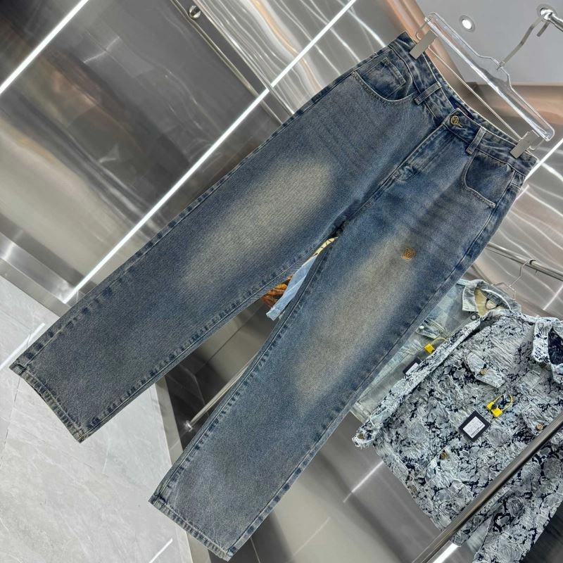 Trendsetting Louis Vuitton Jeans 135081