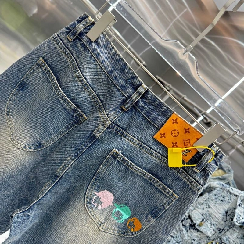 Trendsetting Louis Vuitton Jeans 135081