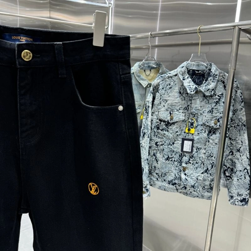 Comfortable Louis Vuitton Jeans 135099