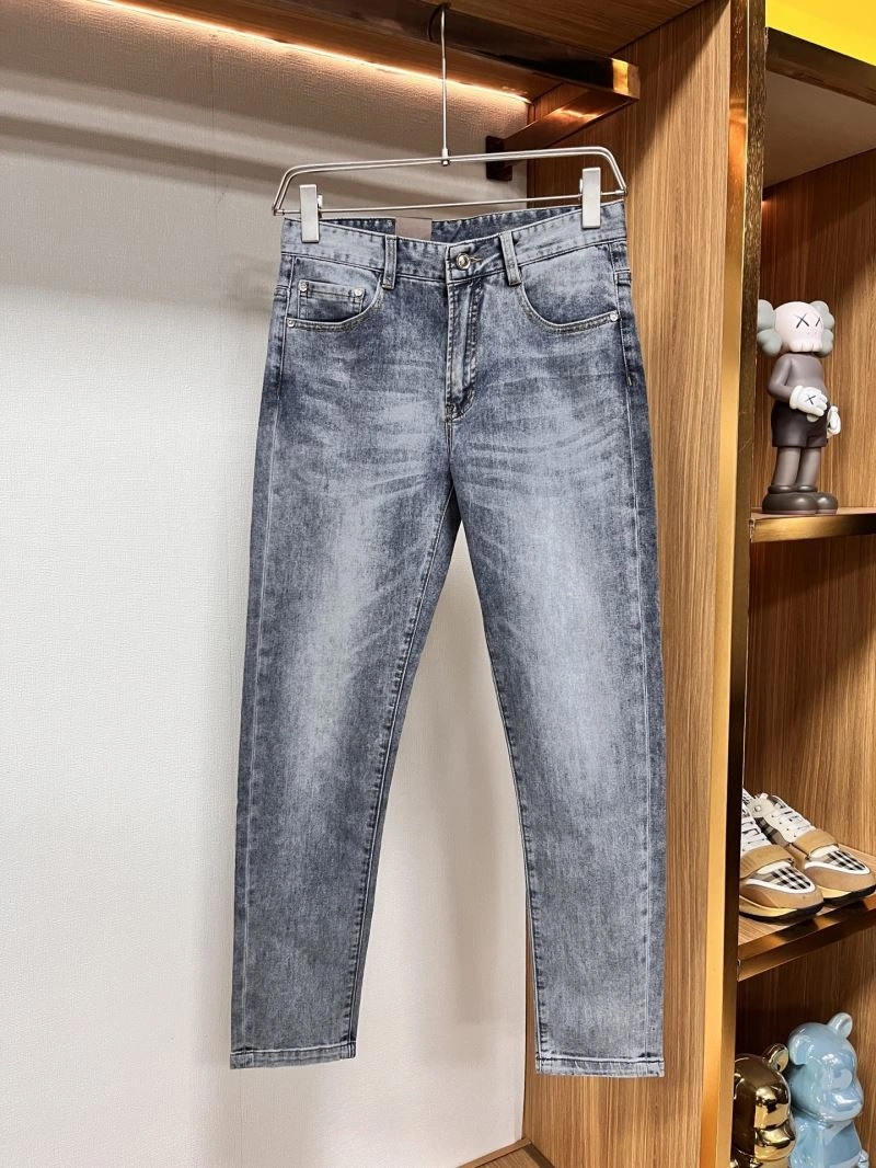 Louis Vuitton Jeans ModernLook 135080