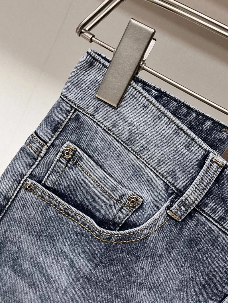 Louis Vuitton Jeans ModernLook 135080