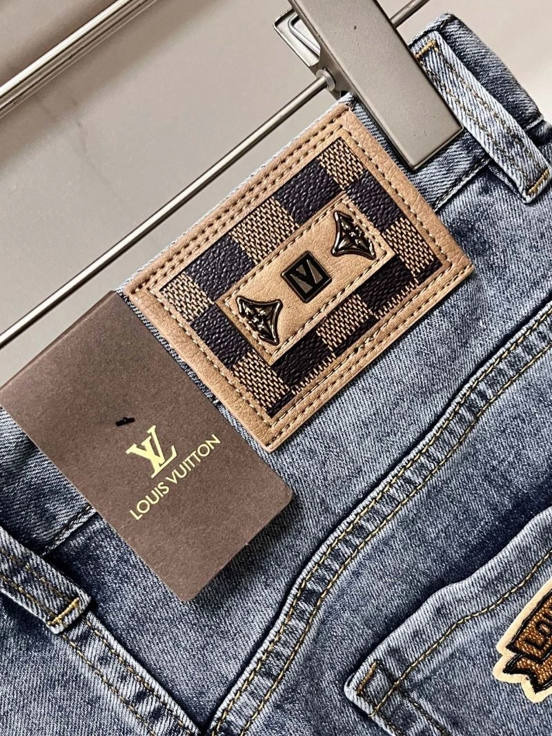 Louis Vuitton Jeans ModernLook 135080