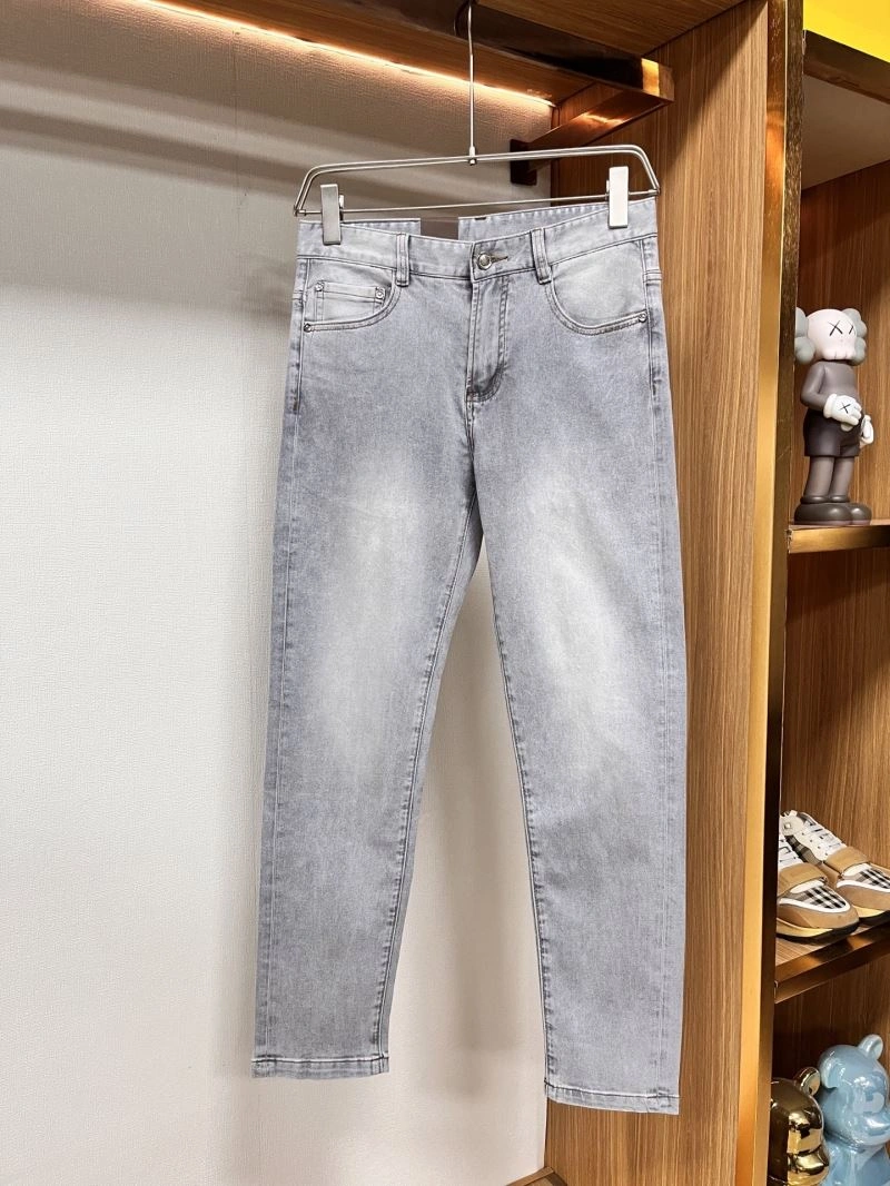 Timeless Louis Vuitton Jeans 135076