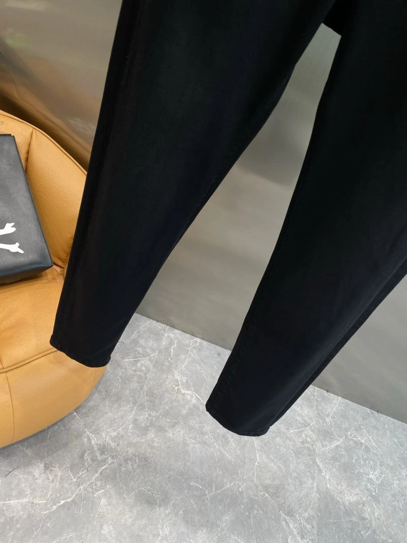 Louis Vuitton Jeans Versatile 135096