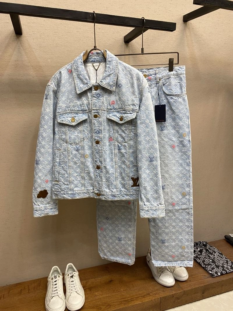 Bold Louis Vuitton Jeans 135041