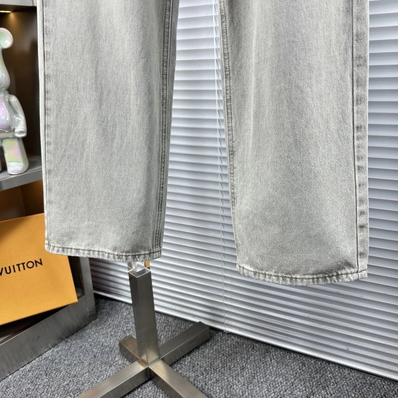 Louis Vuitton Jeans Versatile 135056