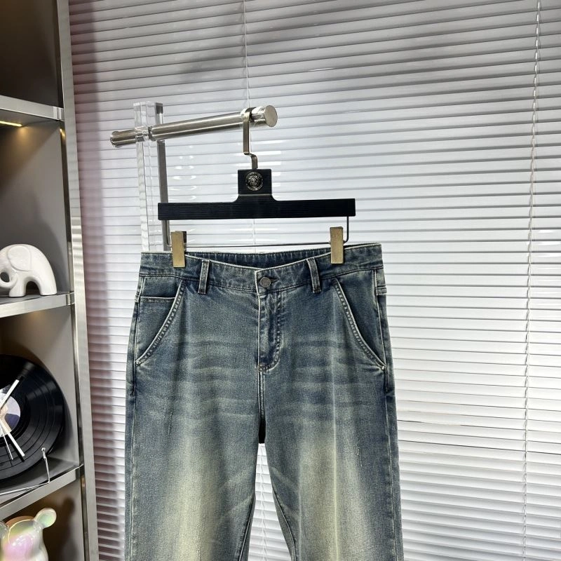 Resilient Louis Vuitton Jeans 135032