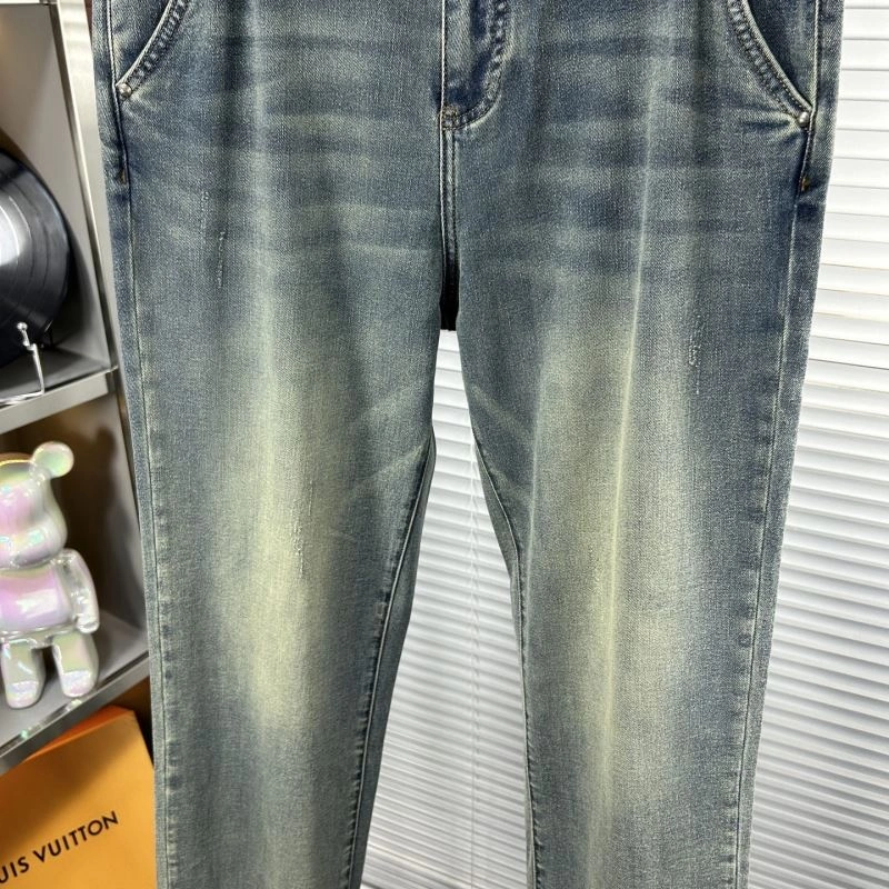 Resilient Louis Vuitton Jeans 135032