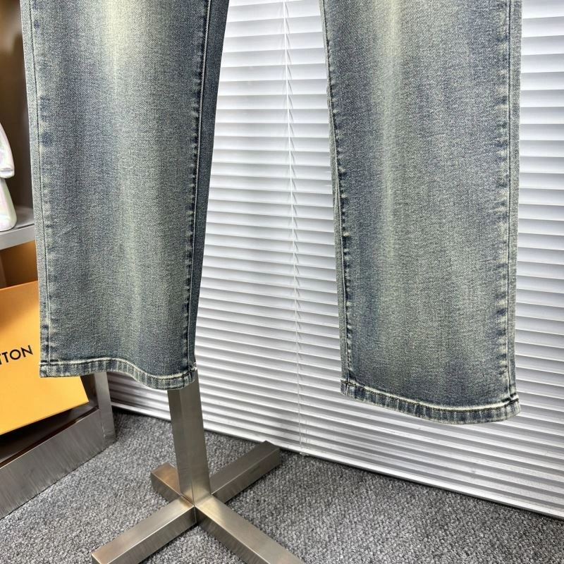 Resilient Louis Vuitton Jeans 135032