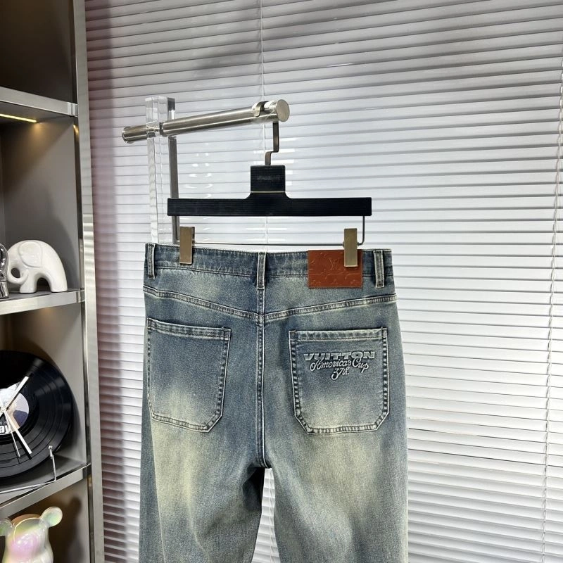 Resilient Louis Vuitton Jeans 135032