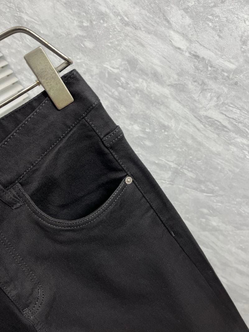 Versatile Louis Vuitton Jeans 135030