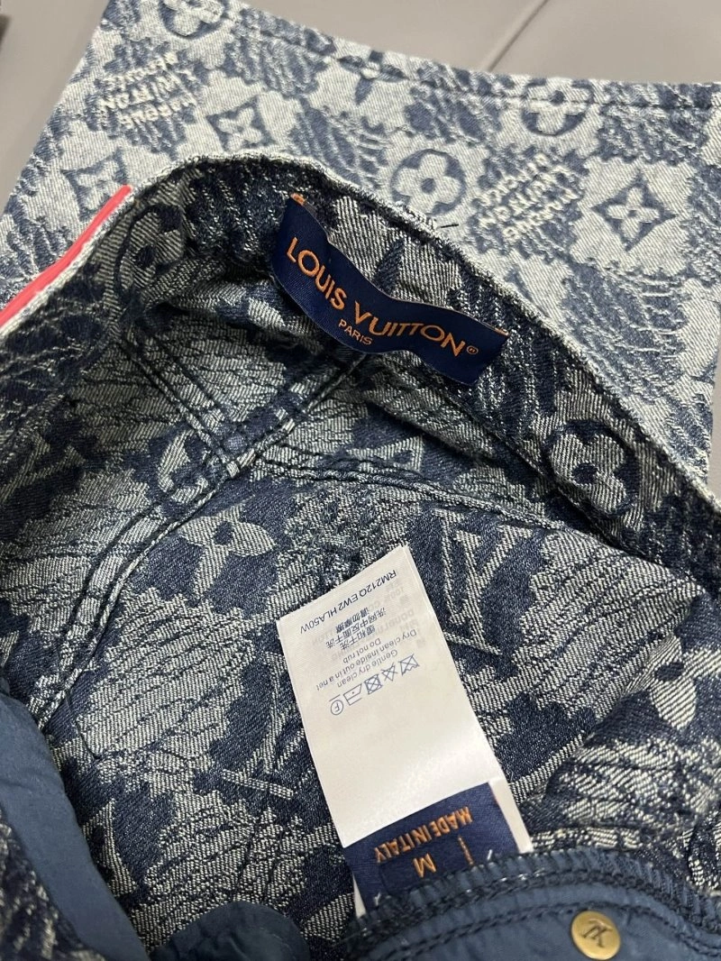 MultiPurpose Louis Vuitton Jeans 131430