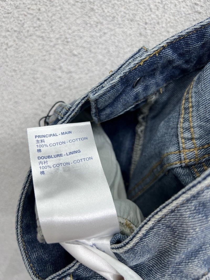 WaterResistant Louis Vuitton Jeans 131408