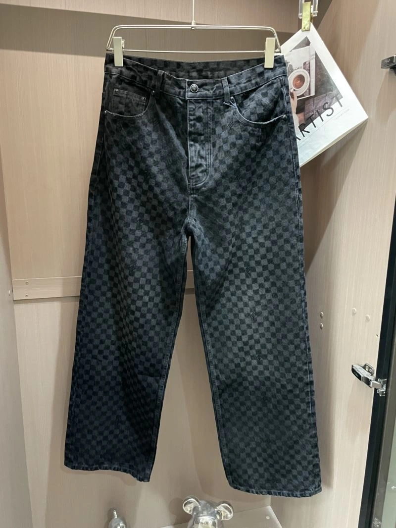 ComfortFit Louis Vuitton Jeans 134100