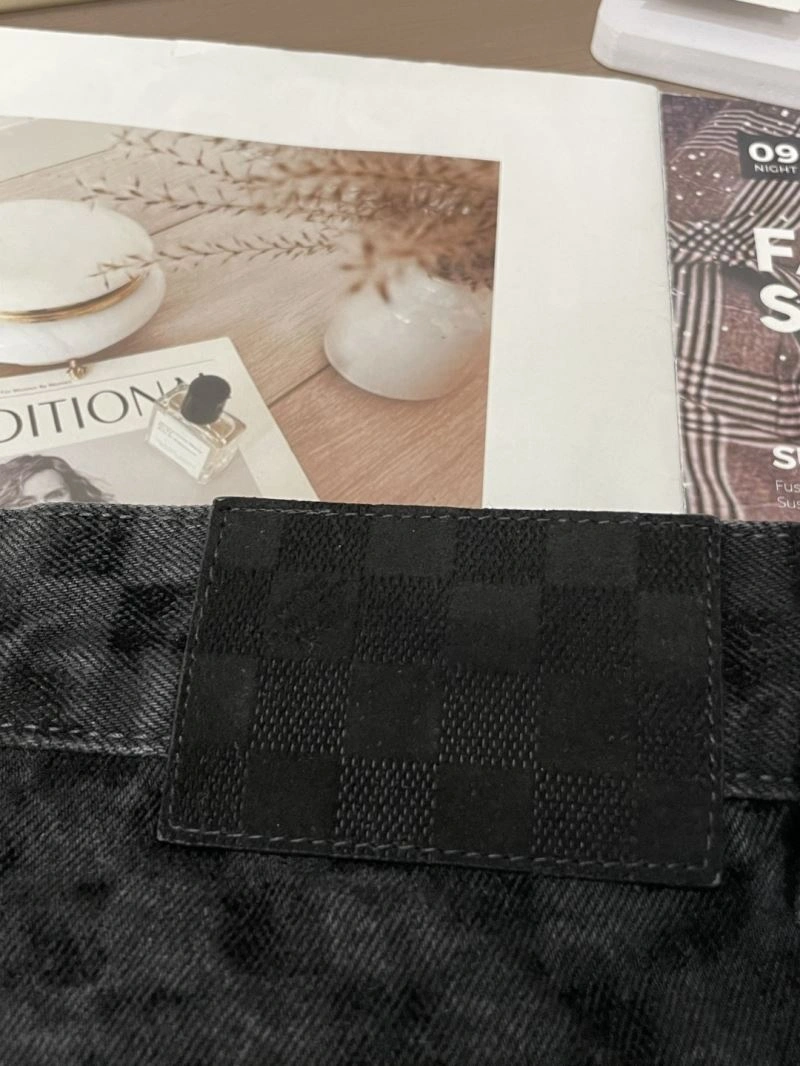 ComfortFit Louis Vuitton Jeans 134100