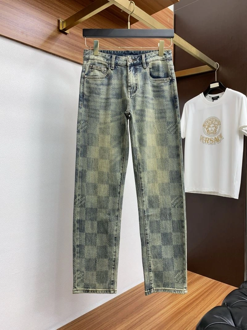 Lightweight Louis Vuitton Jeans 134107
