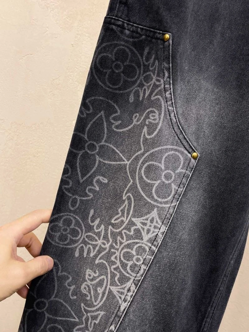 Sophisticated Louis Vuitton Jeans 134094