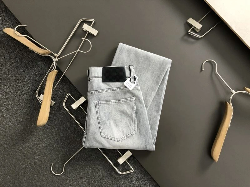 Elegant Louis Vuitton Jeans 134113