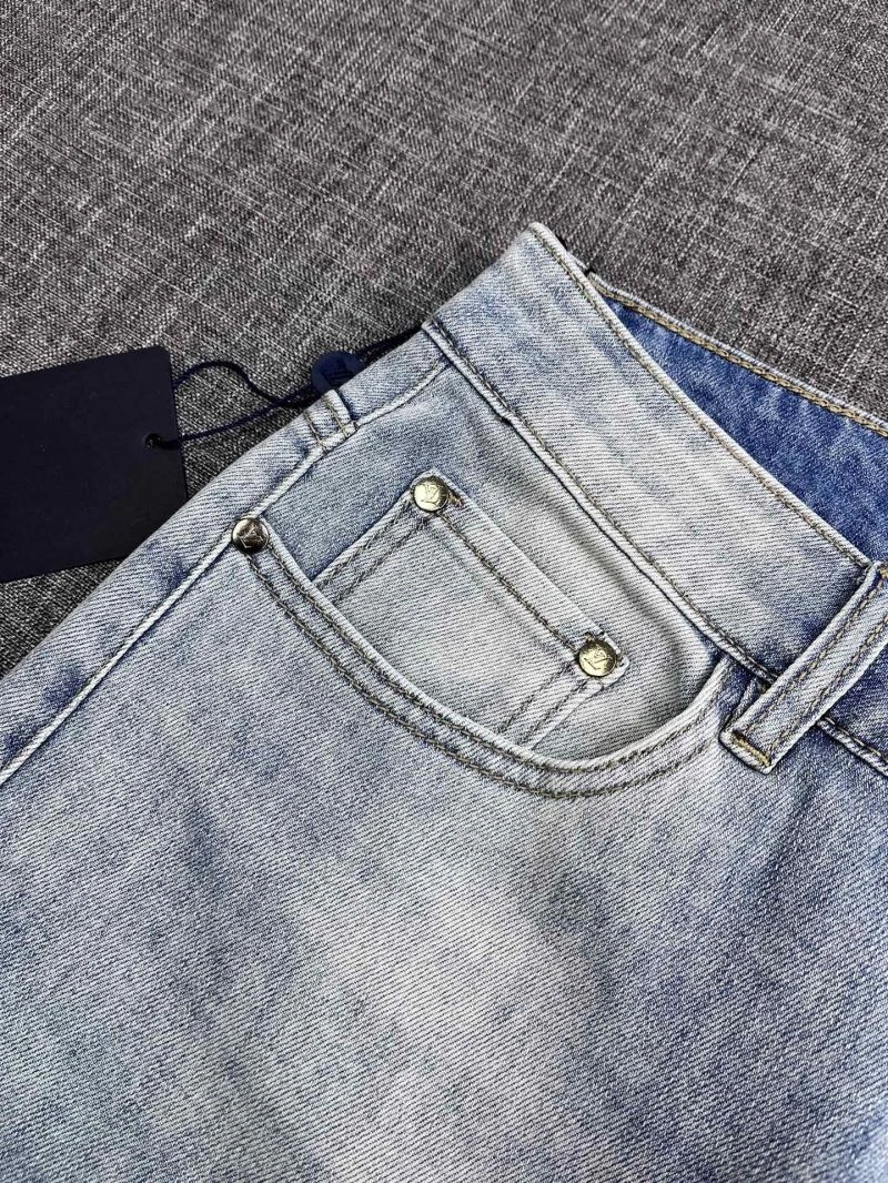 TechFriendly Louis Vuitton Jeans 134102