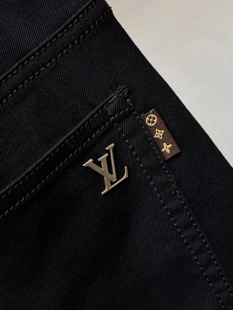 Effortless Louis Vuitton Jeans 134084