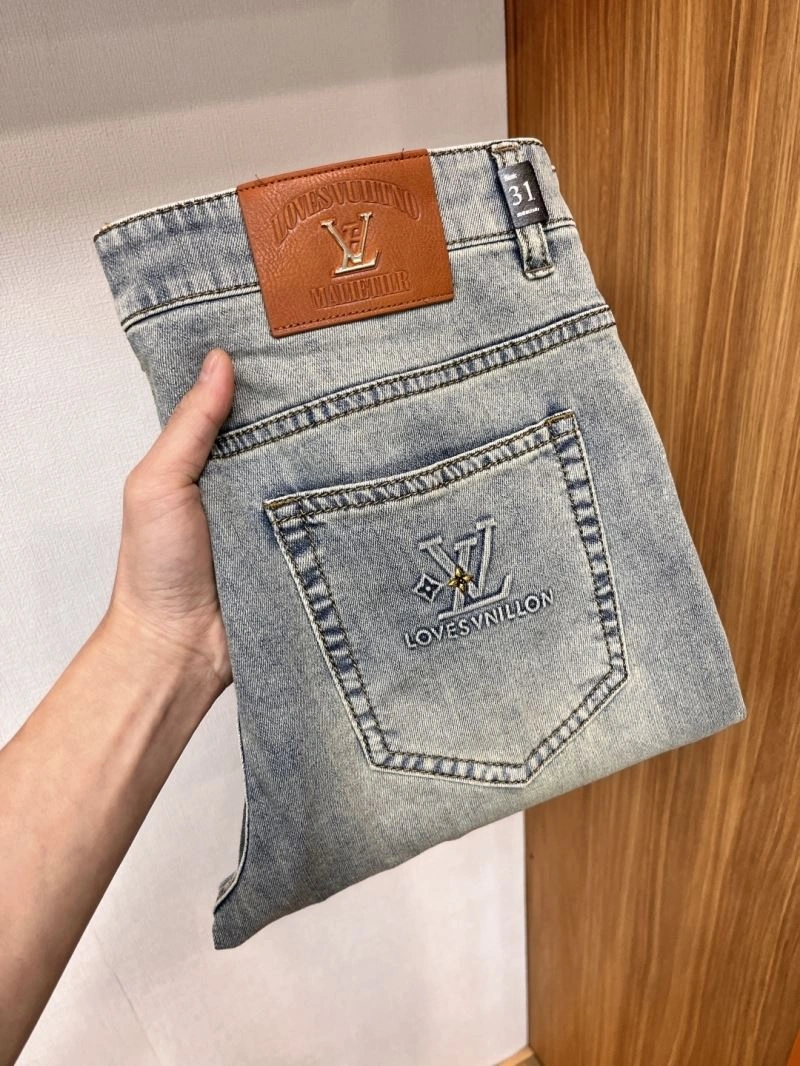 Effortless Louis Vuitton Jeans 134089