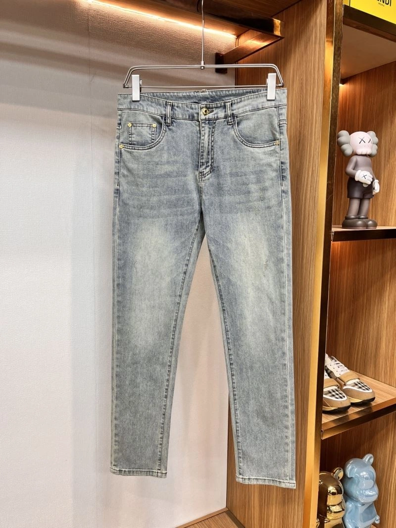 Effortless Louis Vuitton Jeans 134089