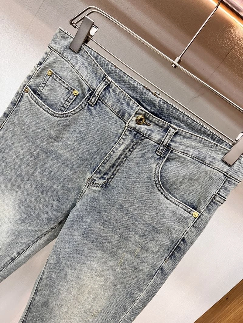 Effortless Louis Vuitton Jeans 134089