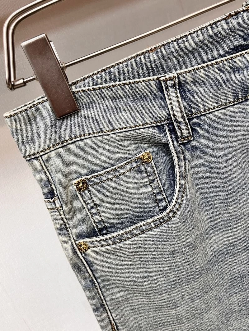 Effortless Louis Vuitton Jeans 134089