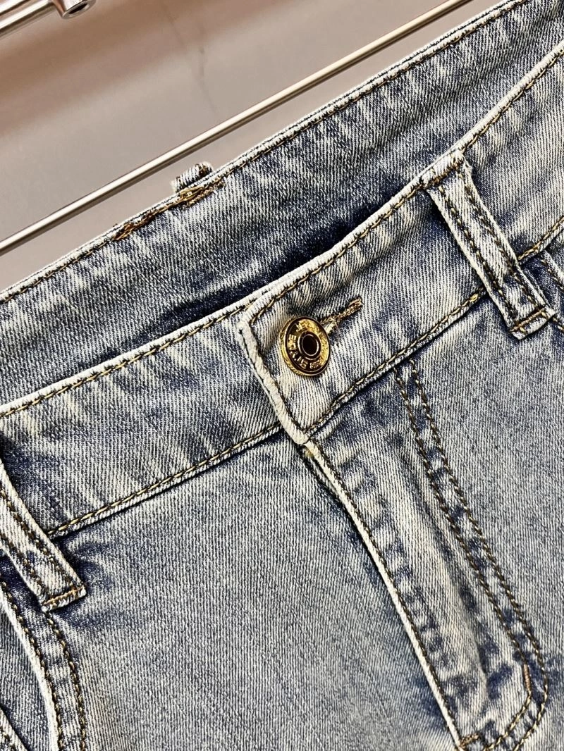 Effortless Louis Vuitton Jeans 134089