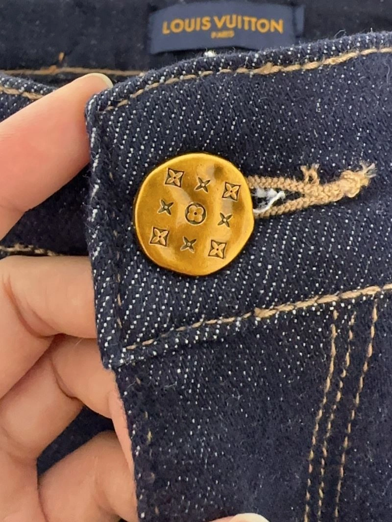 Classic Louis Vuitton Jeans 134079