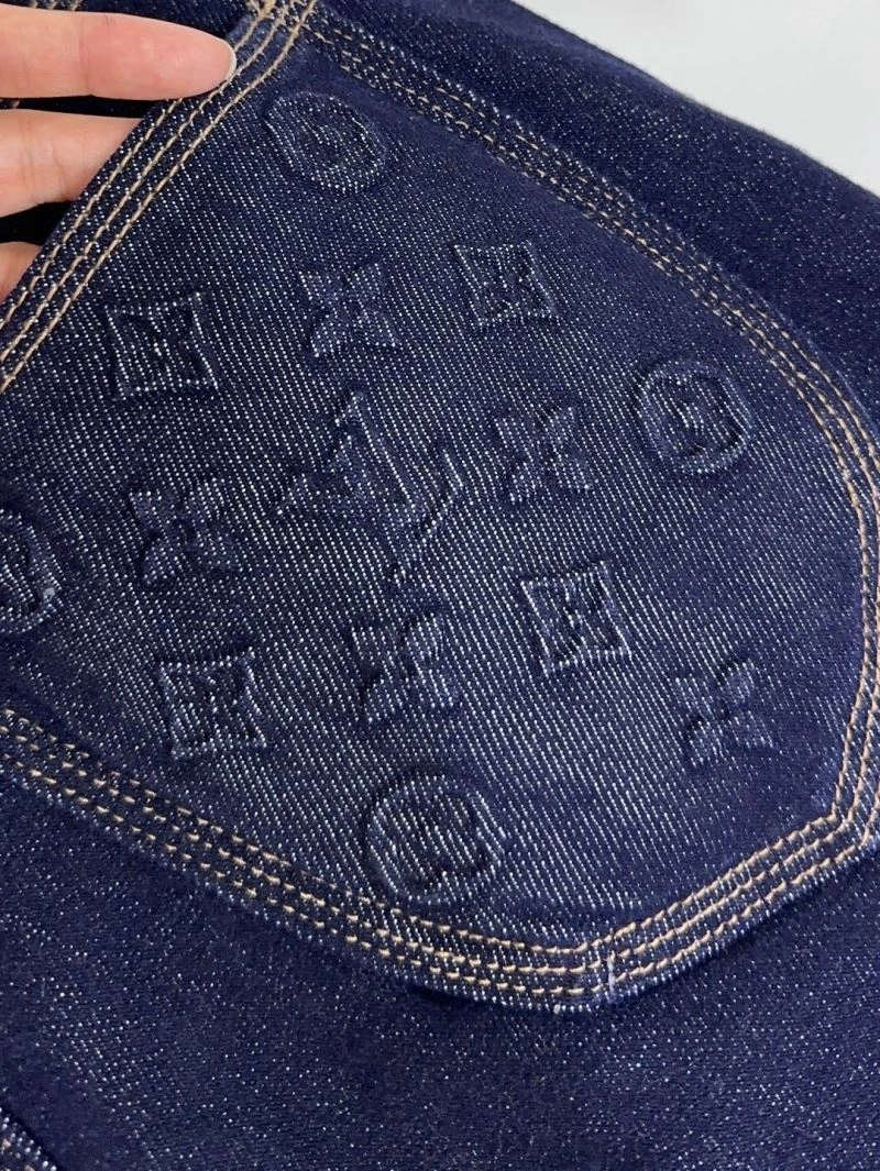 Classic Louis Vuitton Jeans 134079