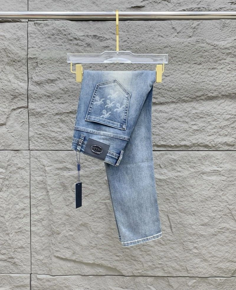 MultiPurpose Louis Vuitton Jeans 134070