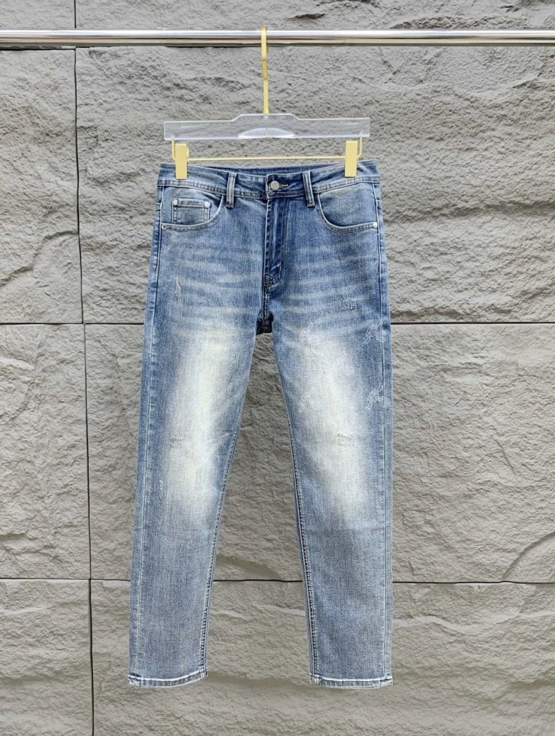 MultiPurpose Louis Vuitton Jeans 134070