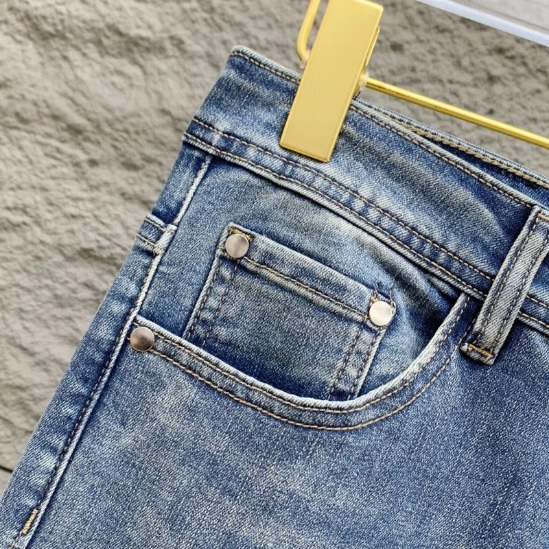 MultiPurpose Louis Vuitton Jeans 134070