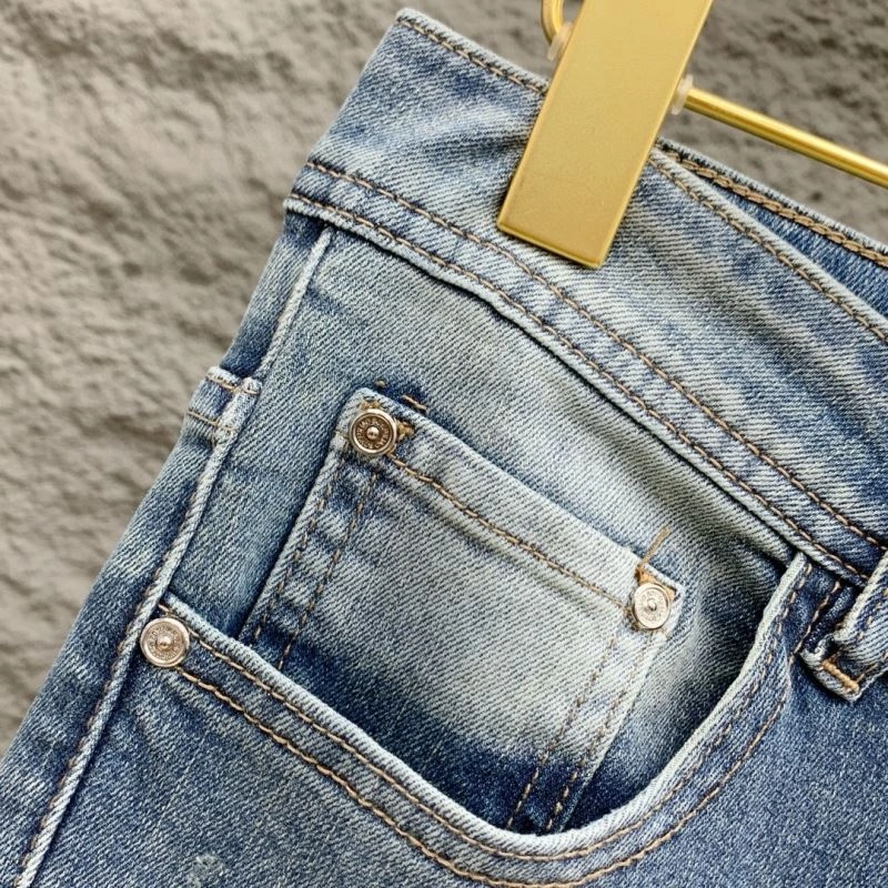 Versatile Louis Vuitton Jeans 134069